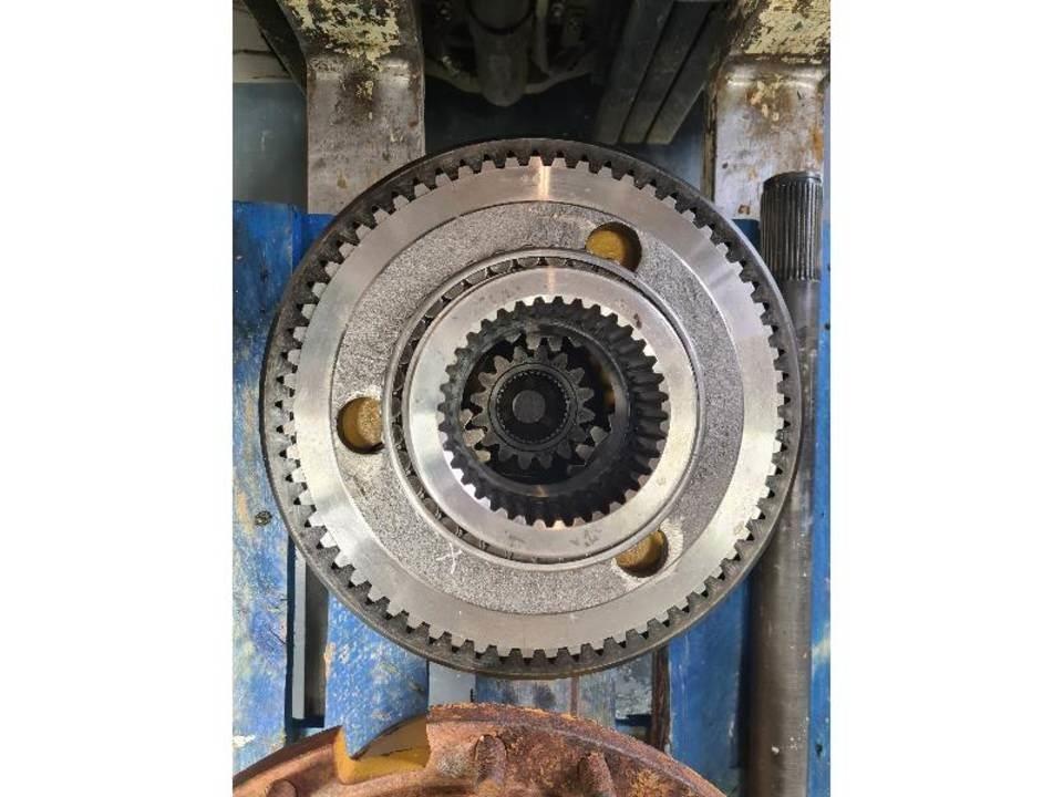CAT 735 Коробка передач