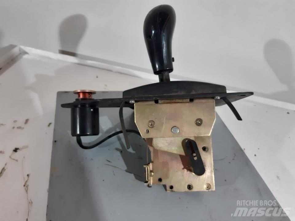 CAT 740 Кабіна
