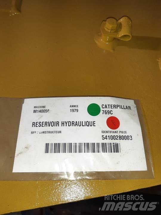 CAT 769C Кабіна