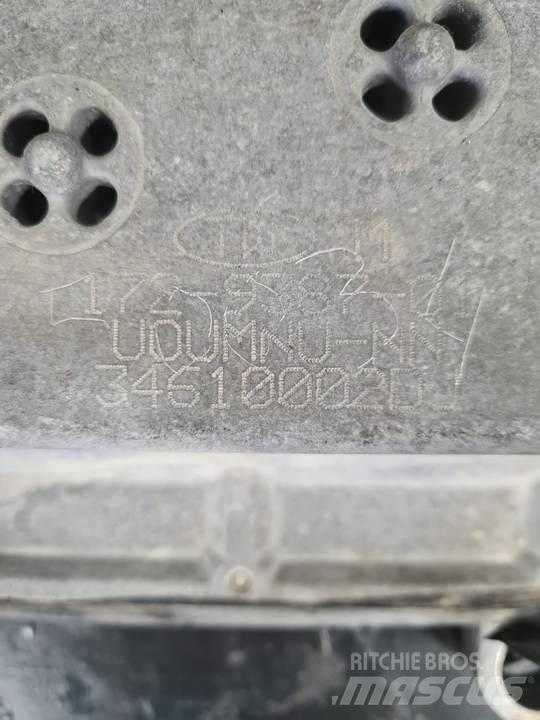 CAT 771D Кабіна