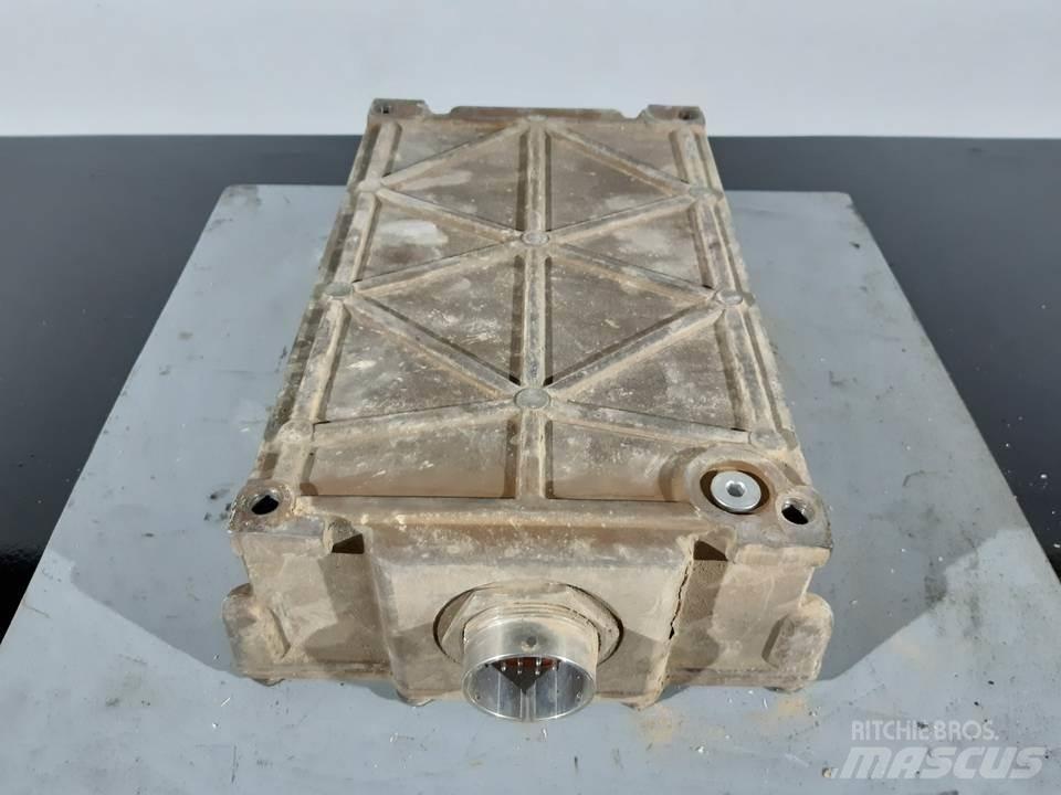 CAT 775B Кабіна