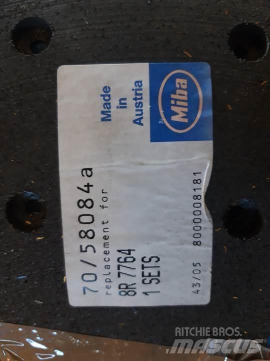 CAT 950 Гусениці