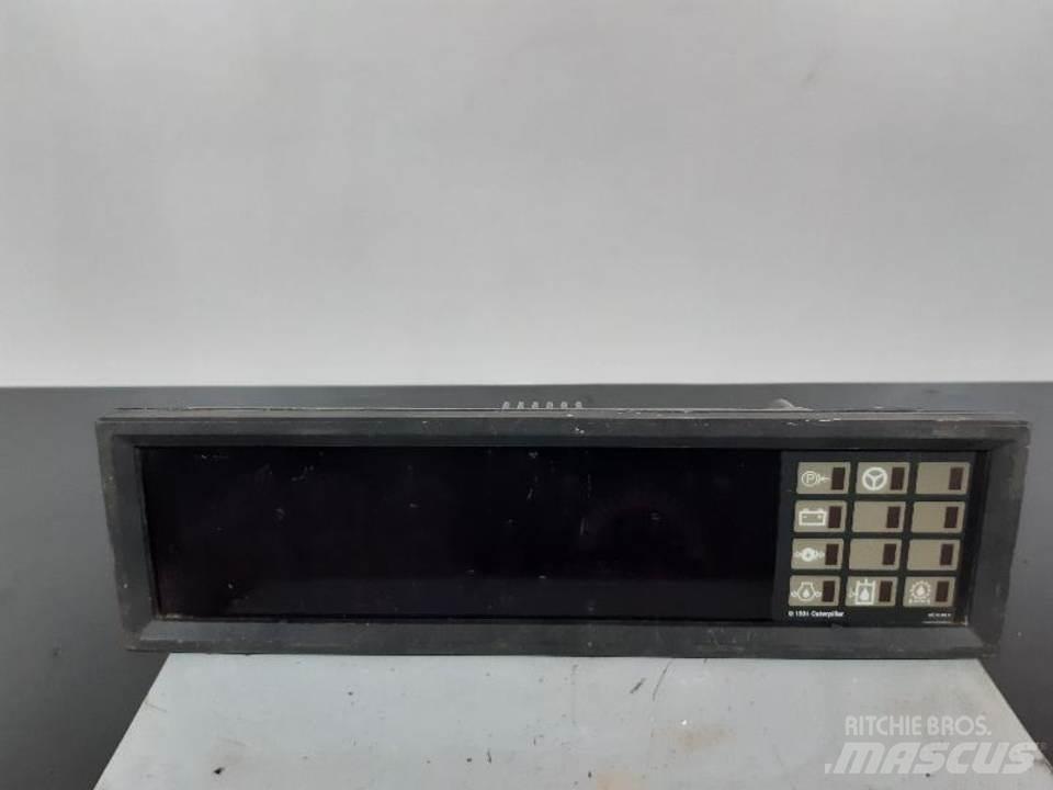 CAT 950F Кабіна