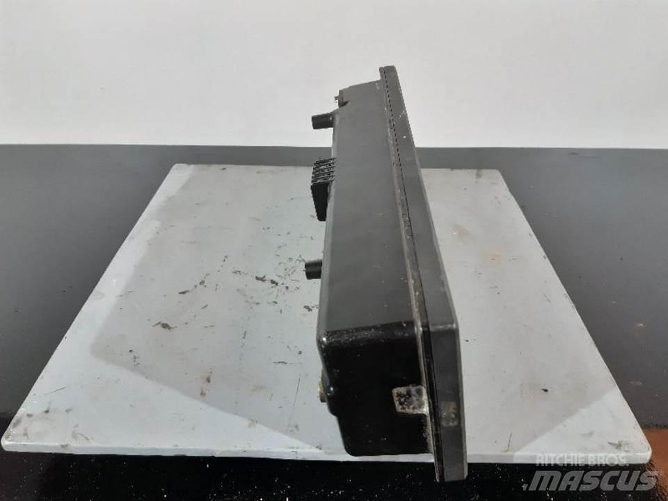 CAT 950F Кабіна
