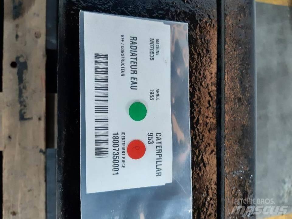 CAT 953 Двигуни