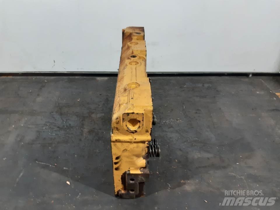 CAT 963 Двигуни