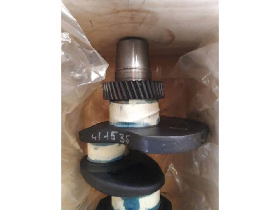 CAT 966C Двигуни