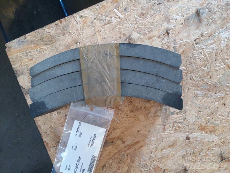CAT 966C Гусениці