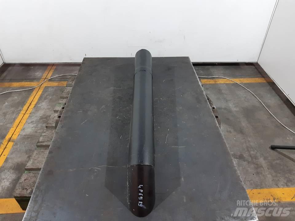 CAT 966F Двигуни
