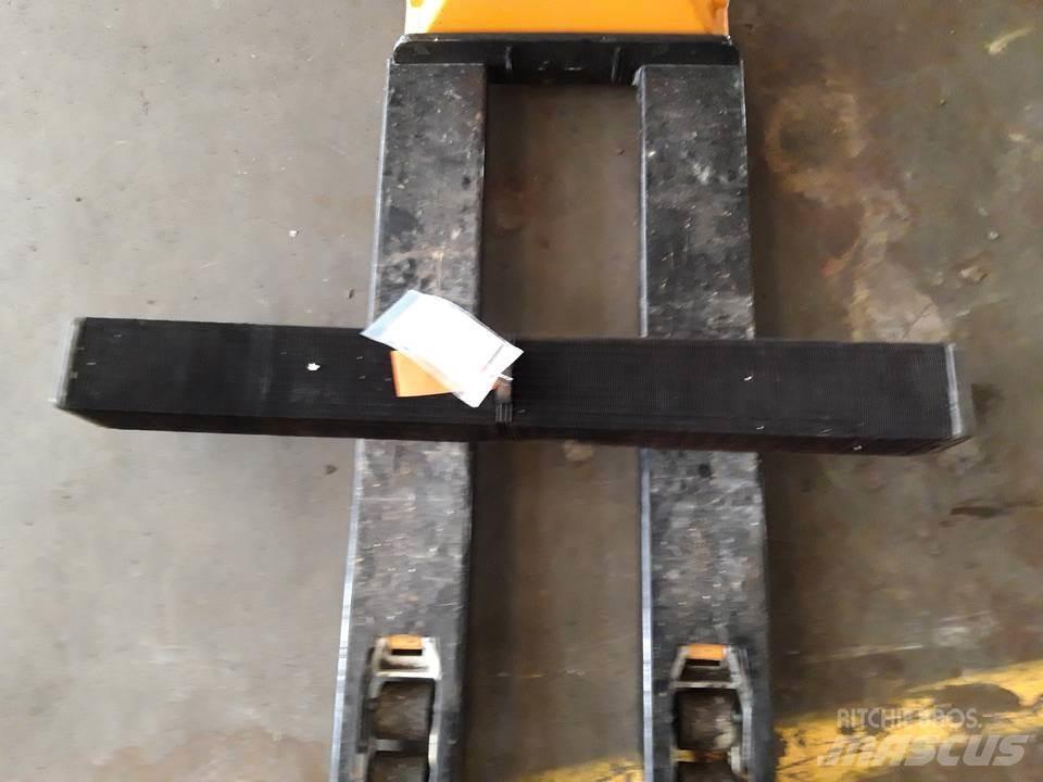 CAT 970F Двигуни