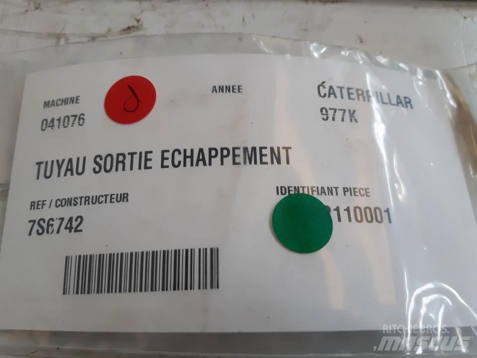 CAT 977K Двигуни