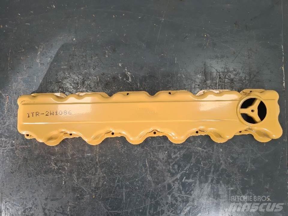 CAT D6H Двигуни