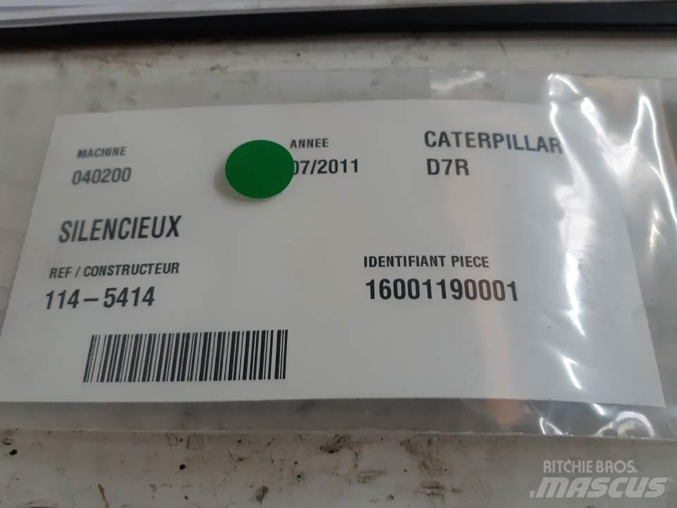 CAT D7R Двигуни