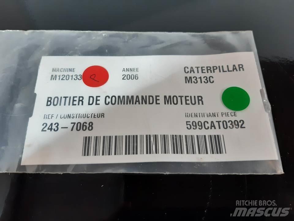 CAT M313C Кабіна