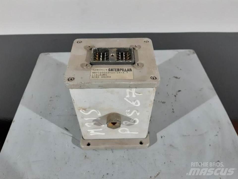 CAT M315 Кабіна