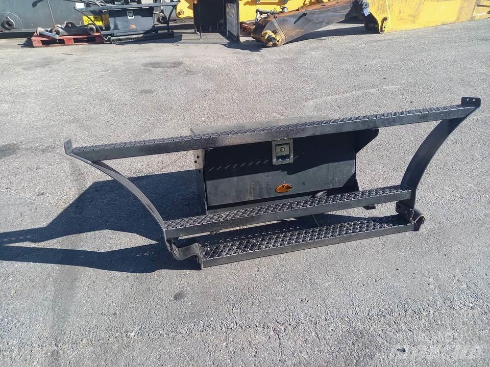 CAT M320F Кабіна