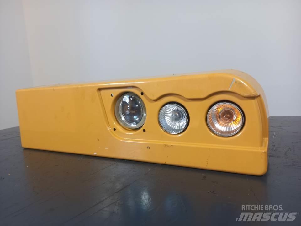 CAT M320F Кабіна
