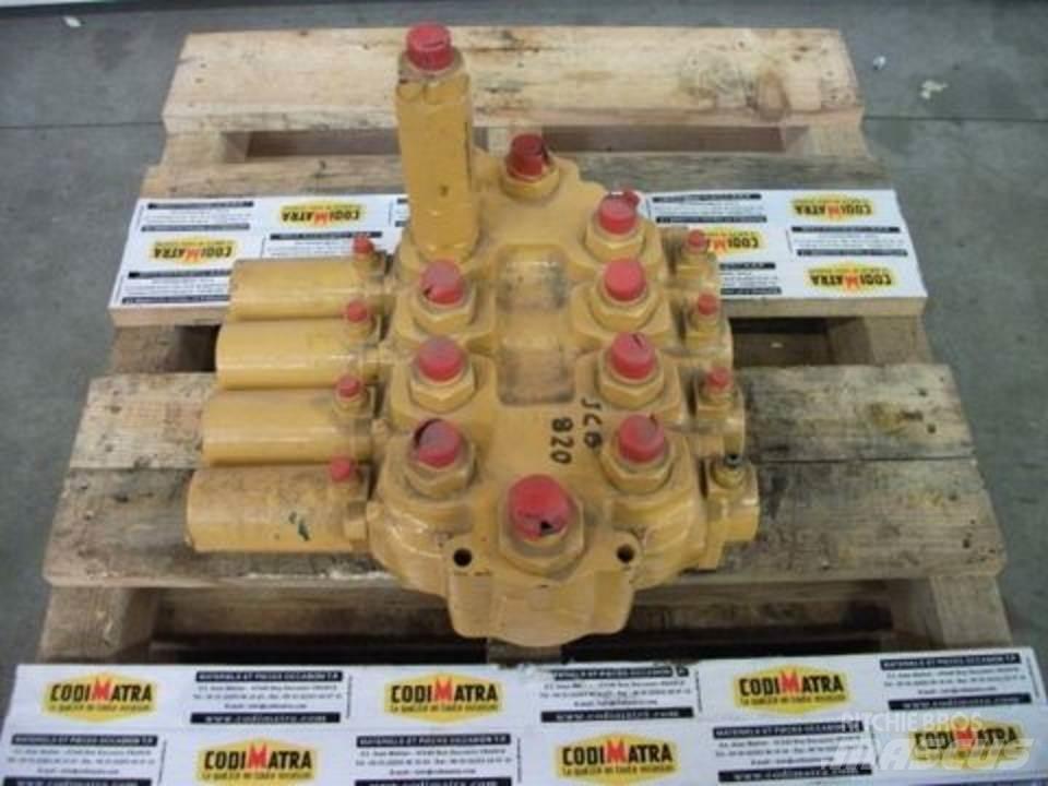JCB 820 Гідравліка