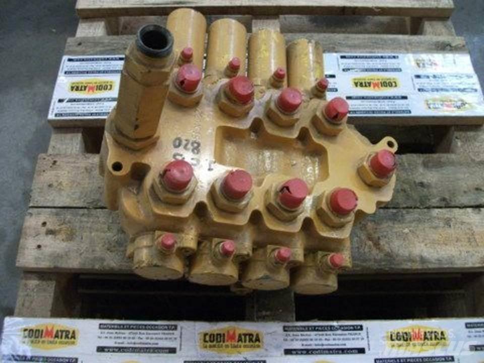 JCB 820 Гідравліка