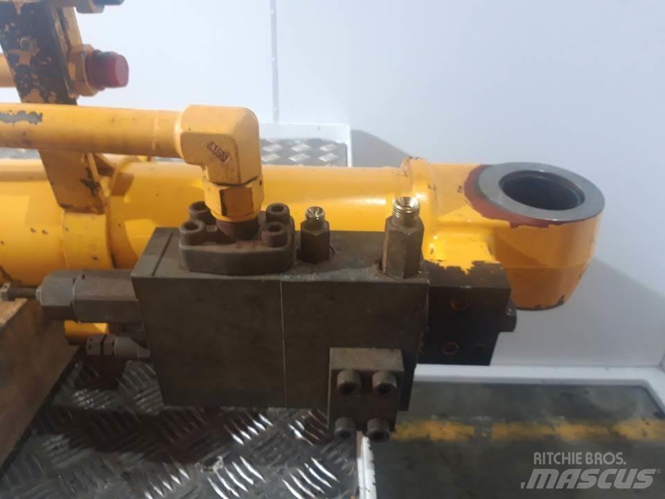JCB JS160 Гідравліка