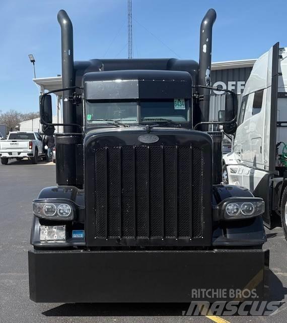 Peterbilt 389 Вантажівки / спеціальні