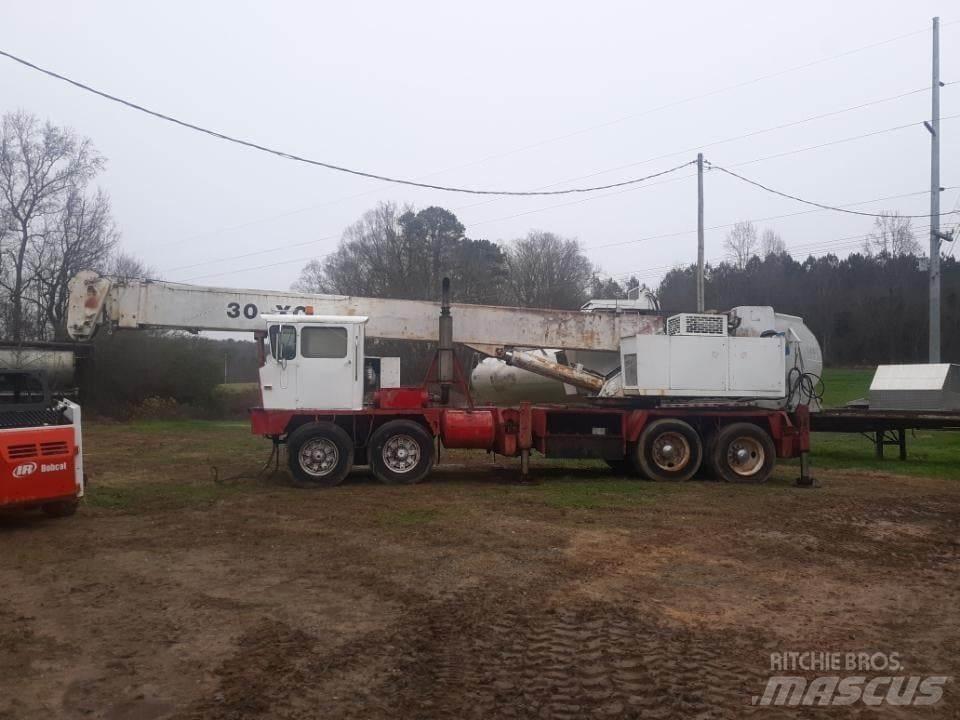 Bucyrus-Erie 30-XC автокрани