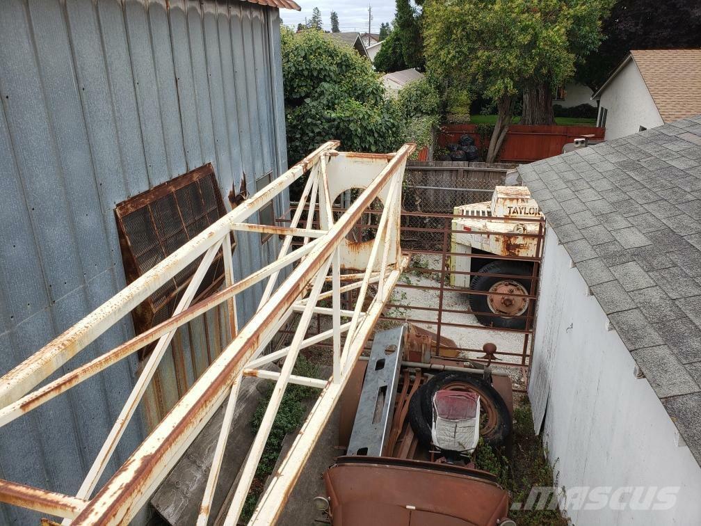 Lorain  Бони і ковші