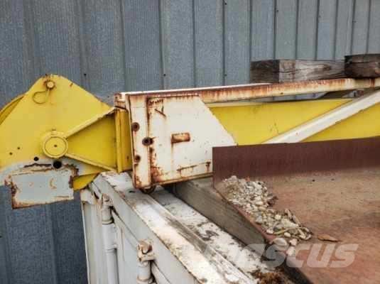 Lorain  Бони і ковші