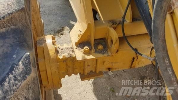 CAT 908 Фронтальні навантажувачі