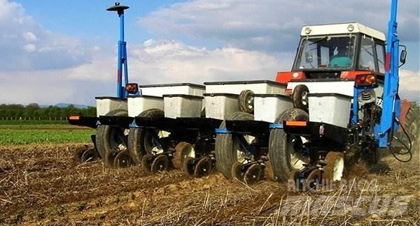  _JINÉ USA) Kinze - 3000 Трактори