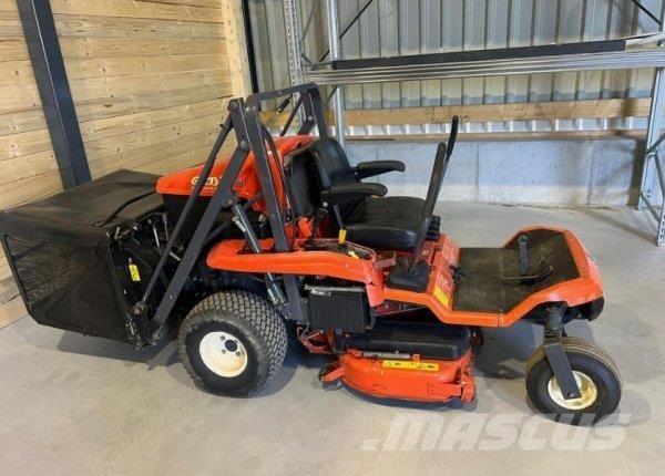 Kubota GZD15-II Самохідні газонокосарки