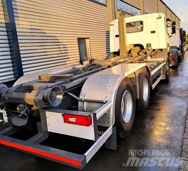 Scania P 360 Вантажівки з гаковим підйомом