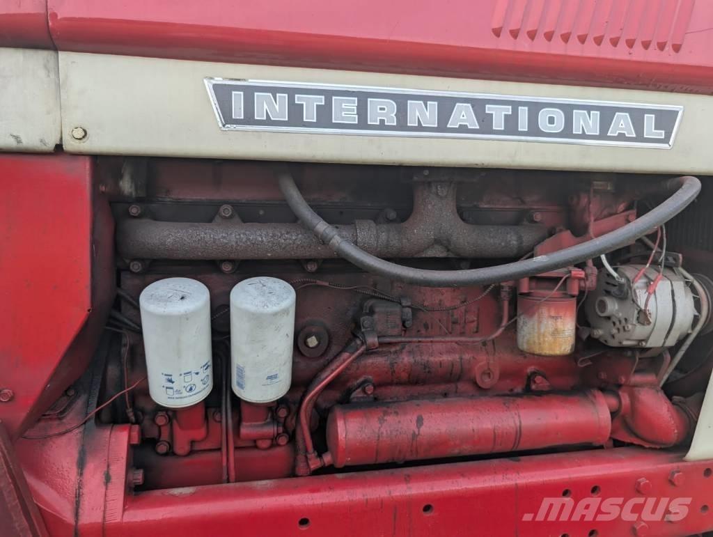International 966 Трактори