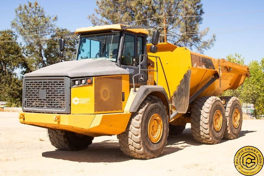 DEERE 410E Зчленовані самоскиди