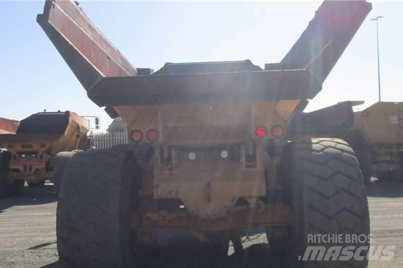 Bell B40D Зчленовані самоскиди
