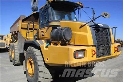 Bell B40D Зчленовані самоскиди