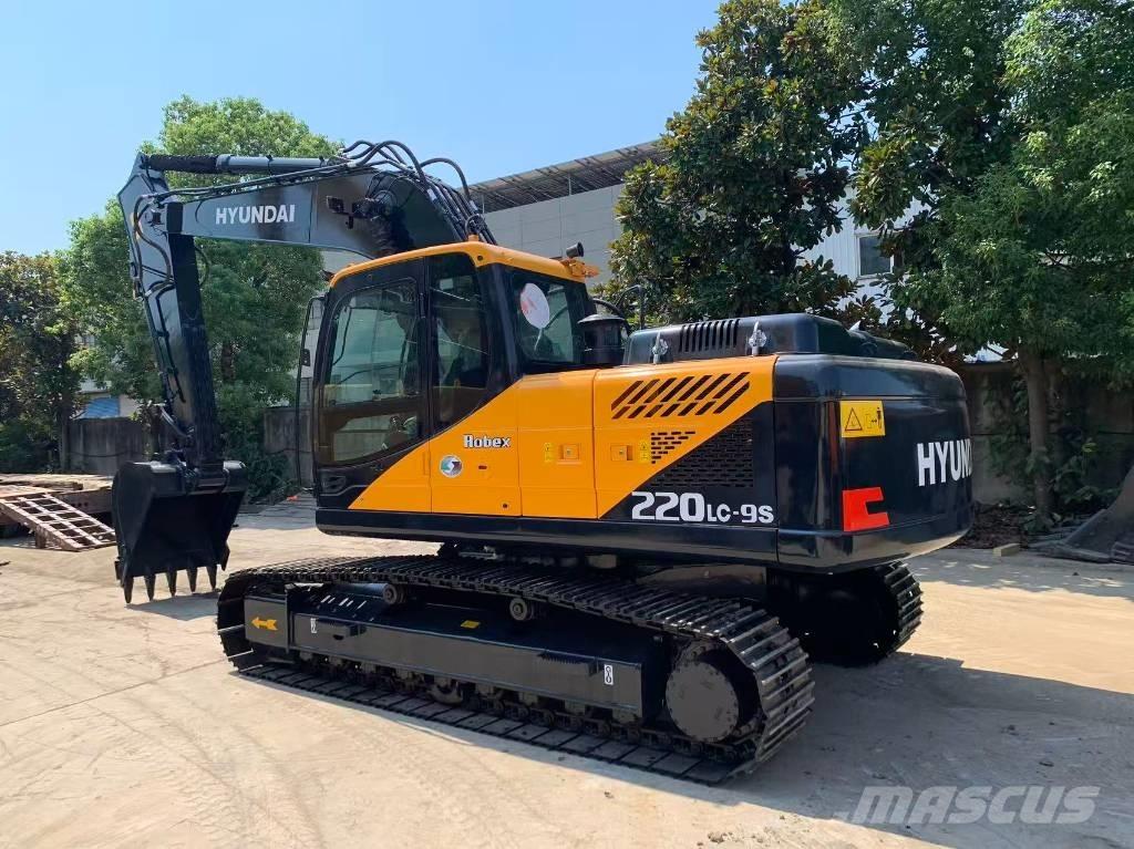 Hyundai R220LC-9S Гусеничні екскаватори