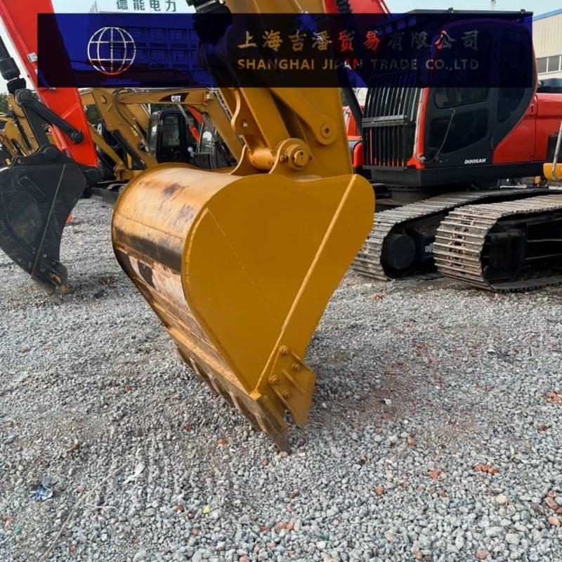 CAT 323 D Гусеничні екскаватори