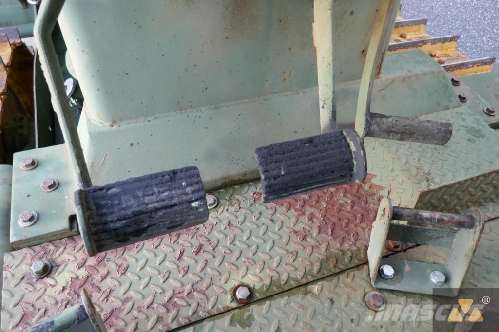 CAT D7G Ex-army Гусеничні бульдозери