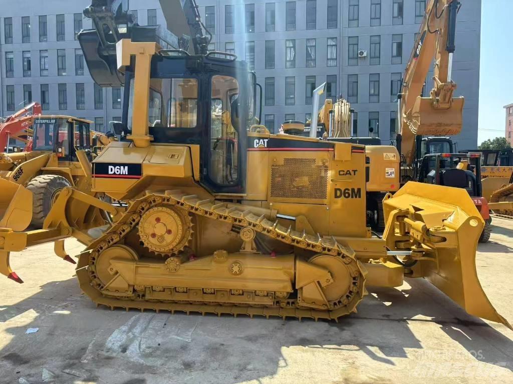 CAT D 6 M XL Гусеничні бульдозери