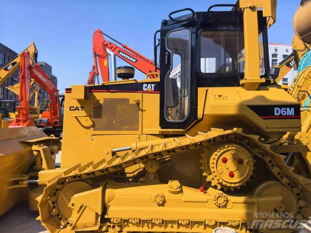 CAT D 6 M XL Гусеничні бульдозери