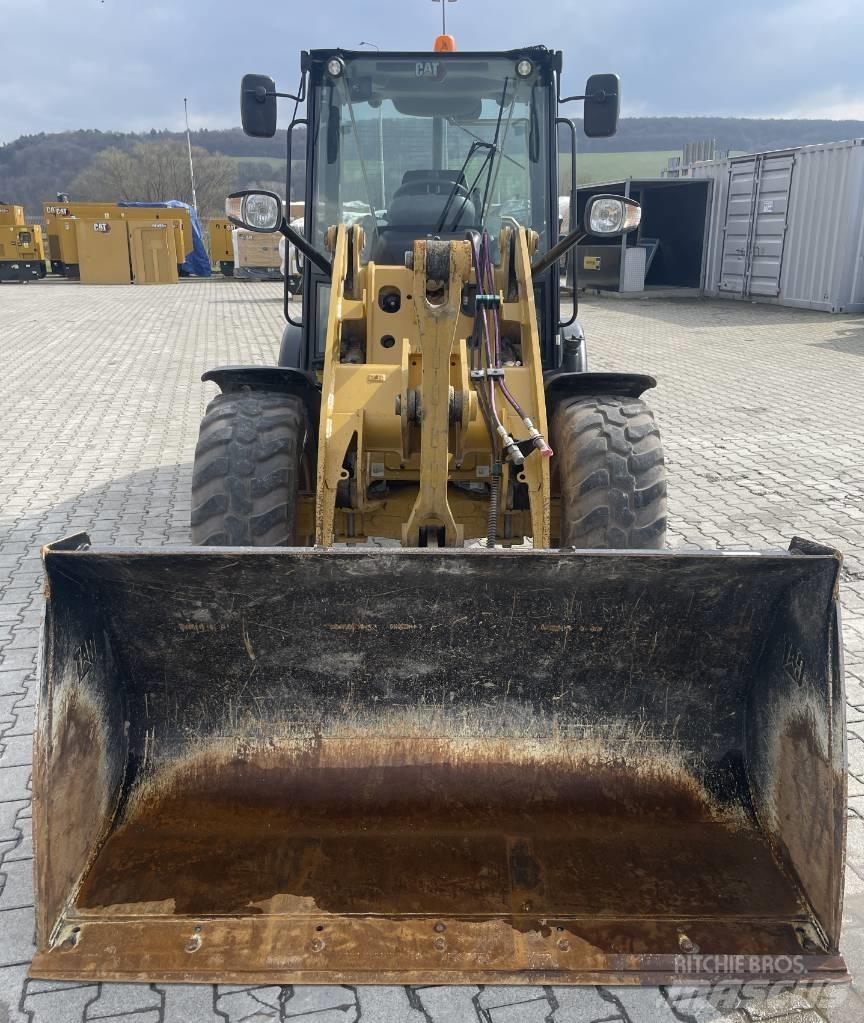 CAT 906 M Фронтальні навантажувачі
