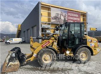 CAT 906 M Фронтальні навантажувачі