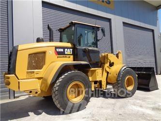 CAT 930M Фронтальні навантажувачі