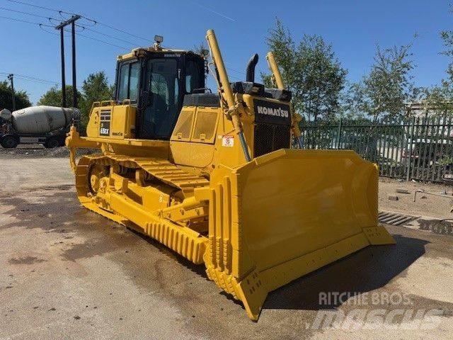 Komatsu D65EX-18 Гусеничні бульдозери