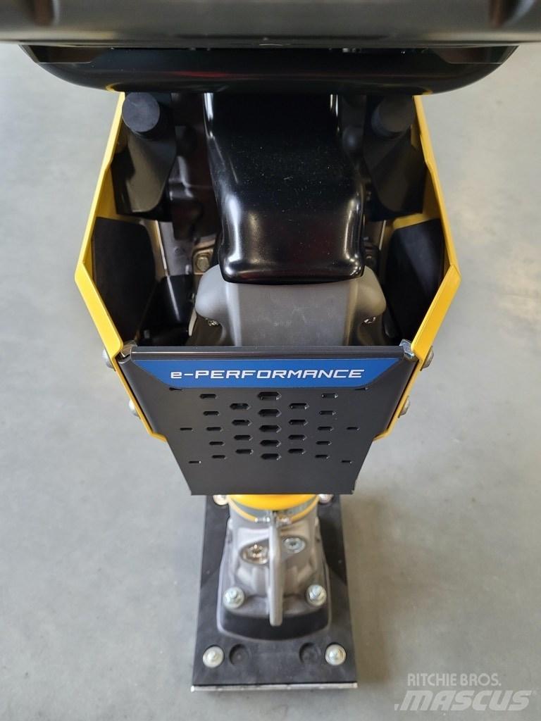 Bomag BT 60e Віброплити та вібротрамбовки
