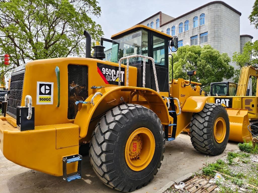 CAT 950 GC Фронтальні навантажувачі