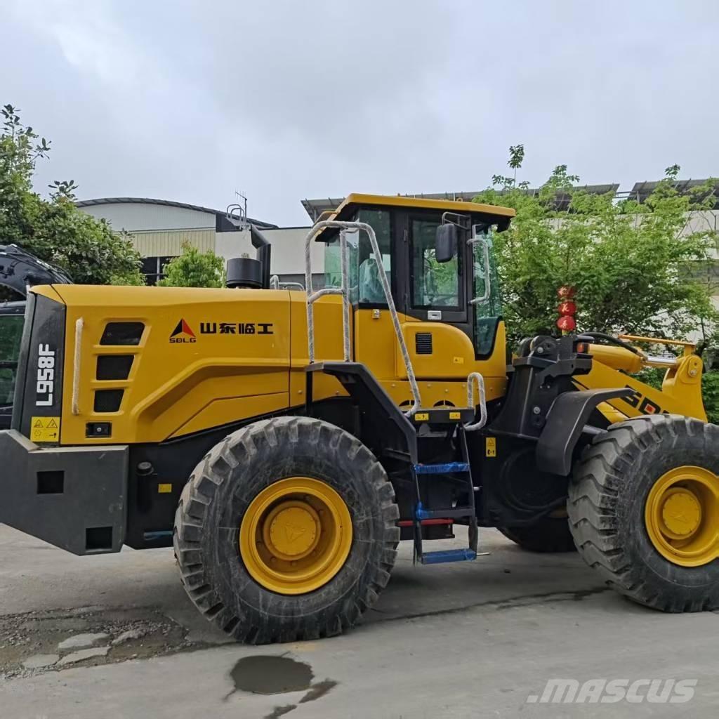 SDLG L 958 F Фронтальні навантажувачі