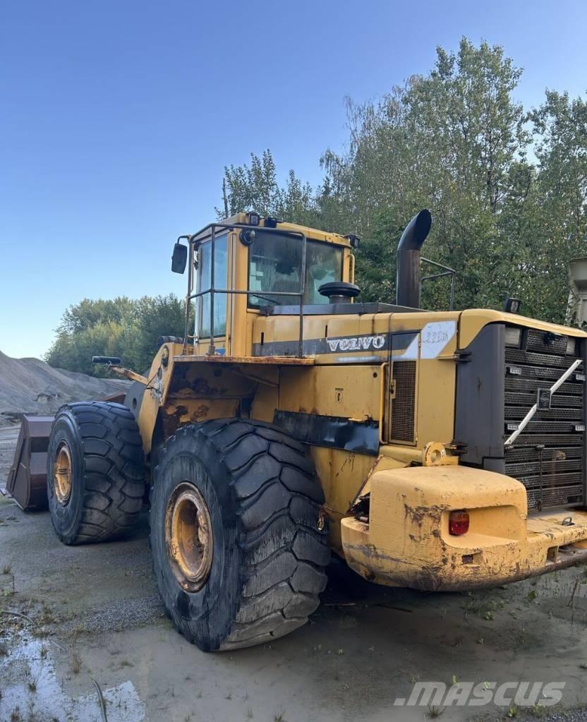Volvo L 220 D Фронтальні навантажувачі
