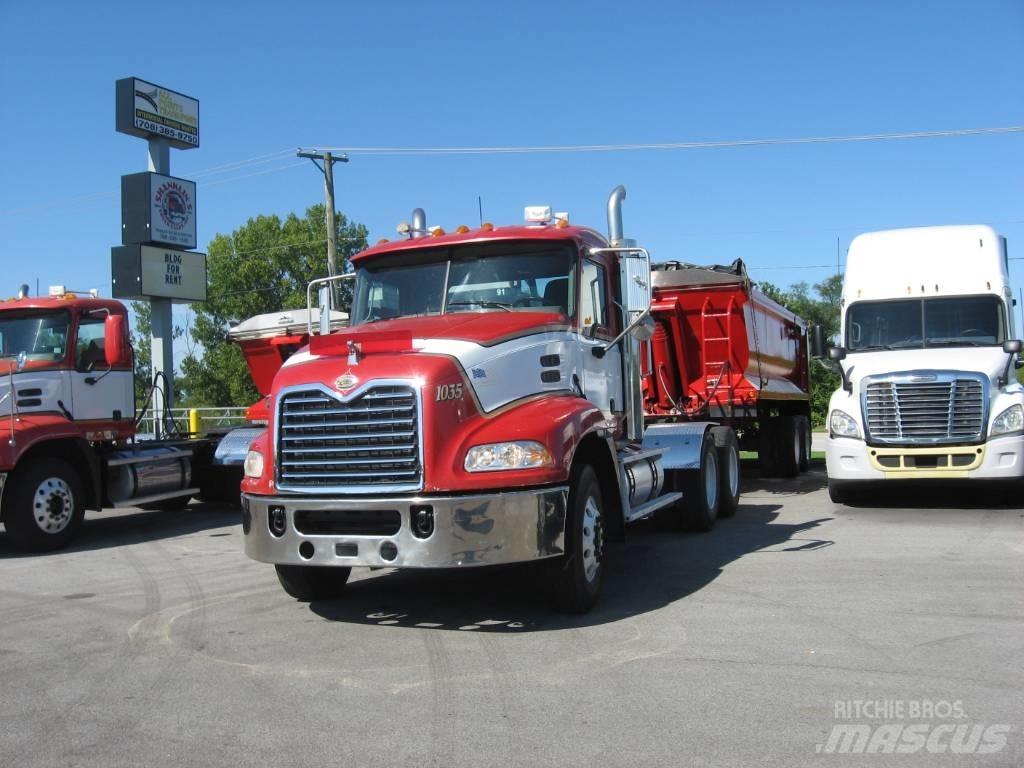 Mack CXN 613 Тягачі